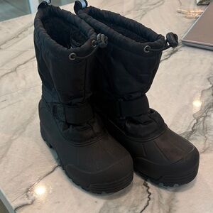 Black Winter Snow Boots